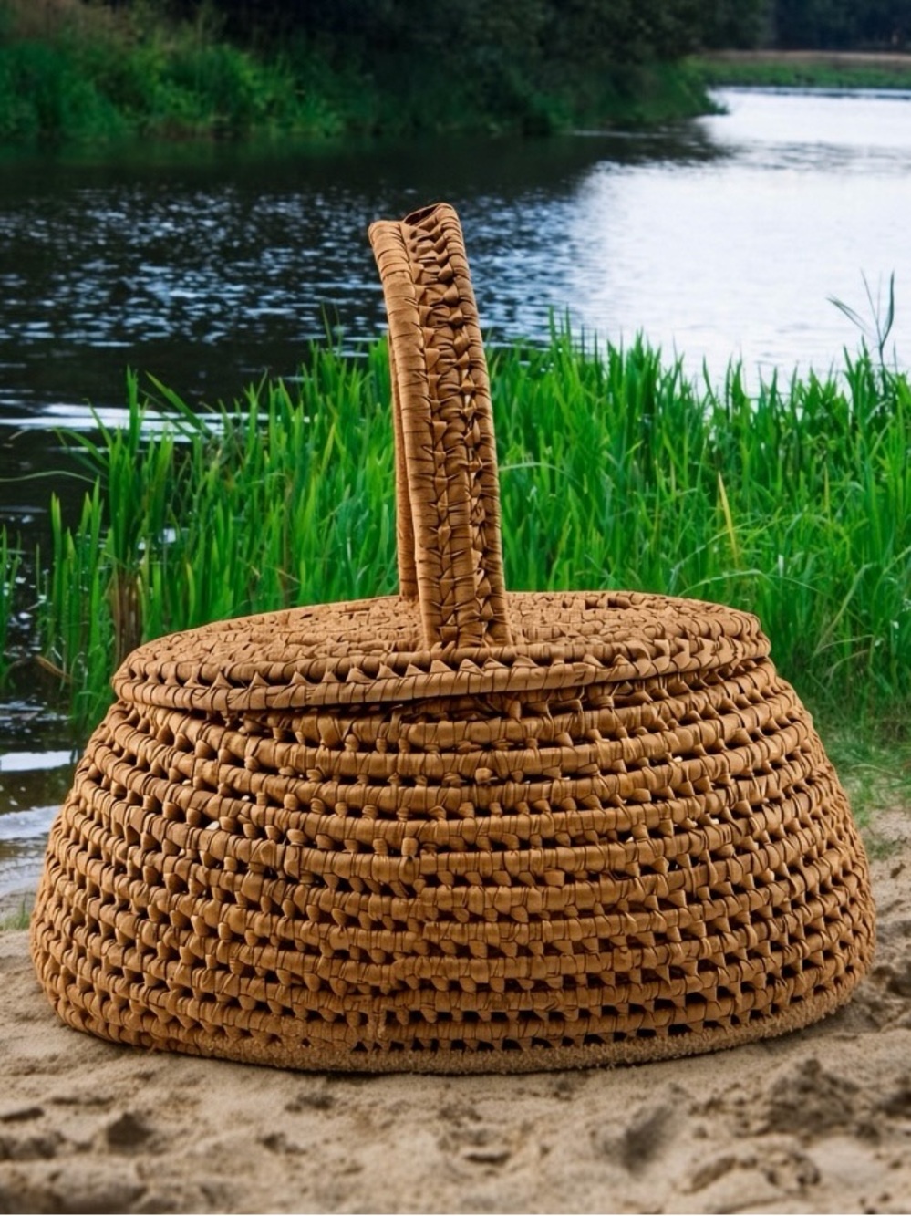Hand Woven Native American Indian Tribal Southwestern Primitive Yucca Basket